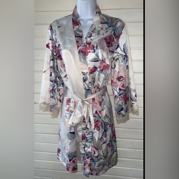 In Bloom Other - Floral Robe